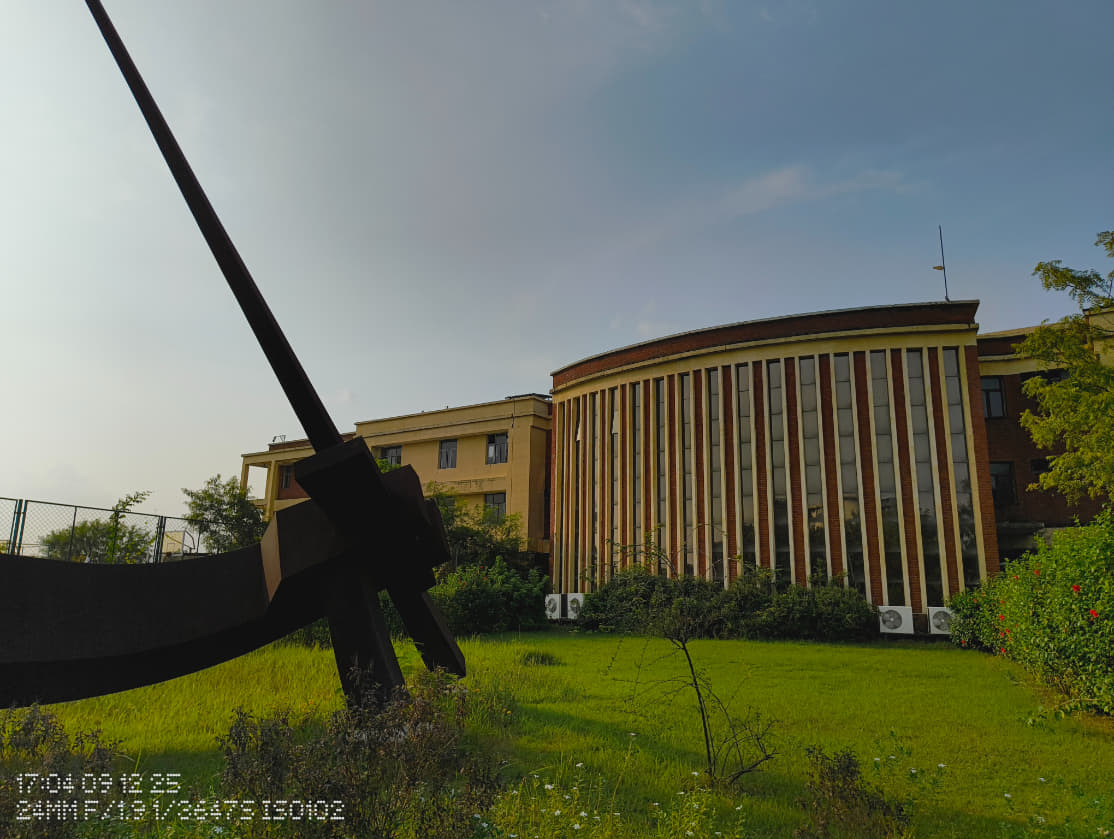 ITM SLS Baroda University College campus photo 33